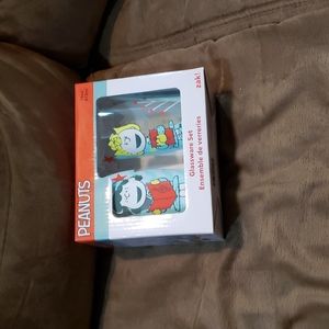 PEANUTS Holiday Set Glassware NWT
